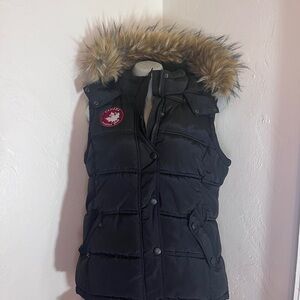 Canada Weathergear Black Vest with Fur Hood - Size medium